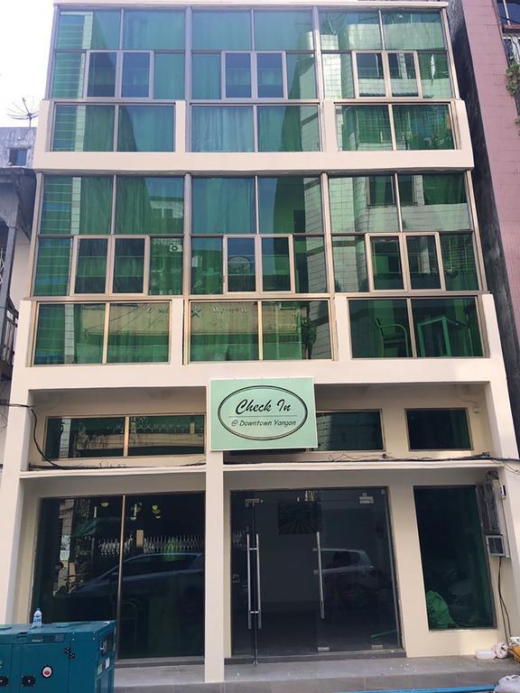 Check In @ Downtown Yangon Hotel Buitenkant foto
