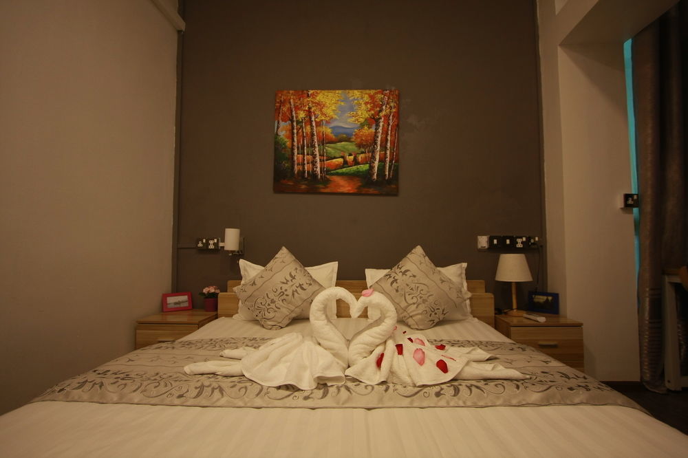 Check In @ Downtown Yangon Hotel Buitenkant foto