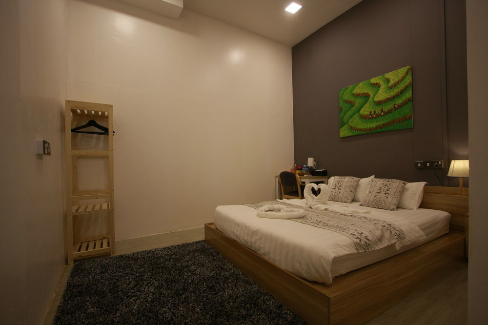 Check In @ Downtown Yangon Hotel Buitenkant foto