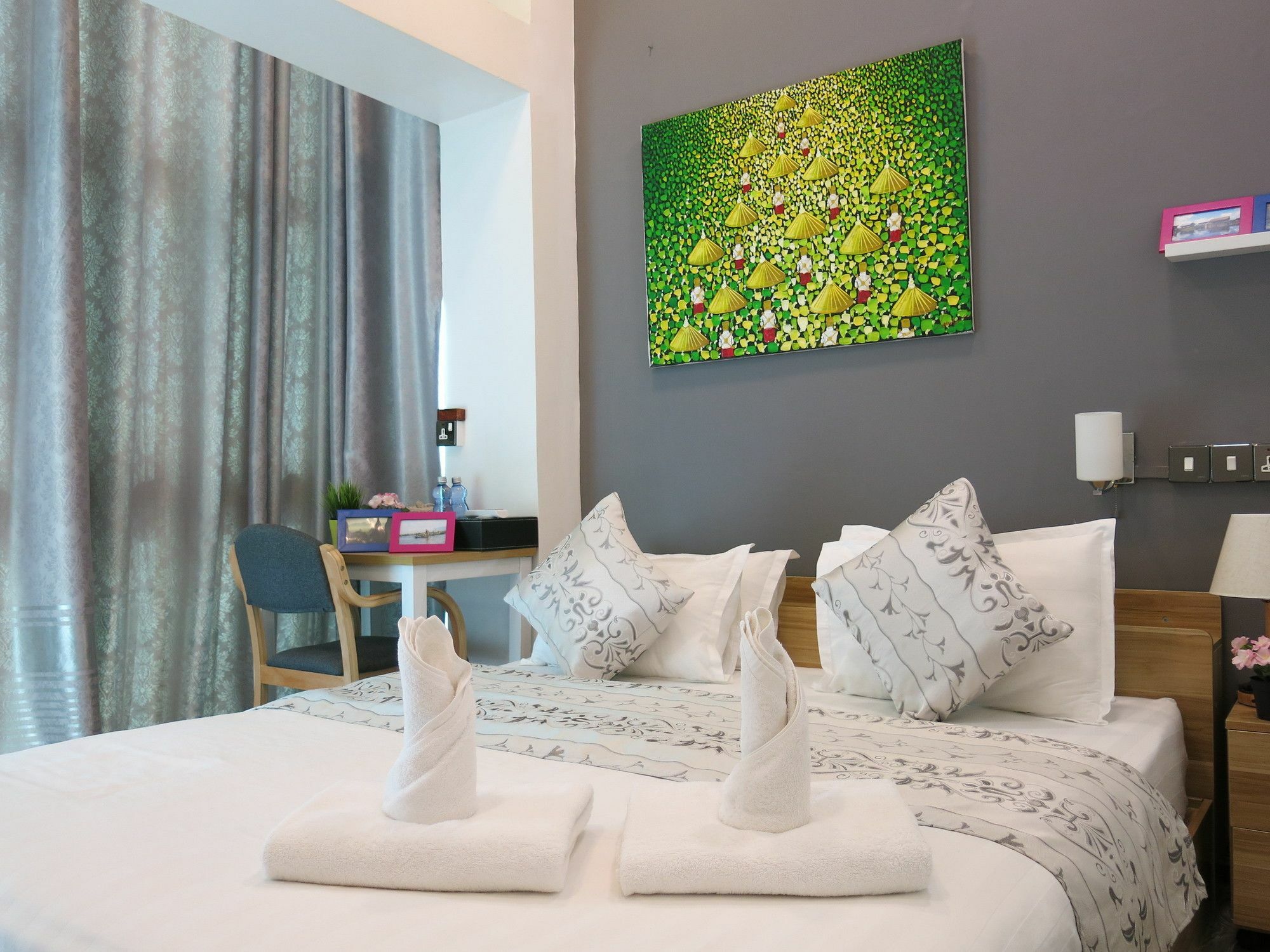 Check In @ Downtown Yangon Hotel Buitenkant foto