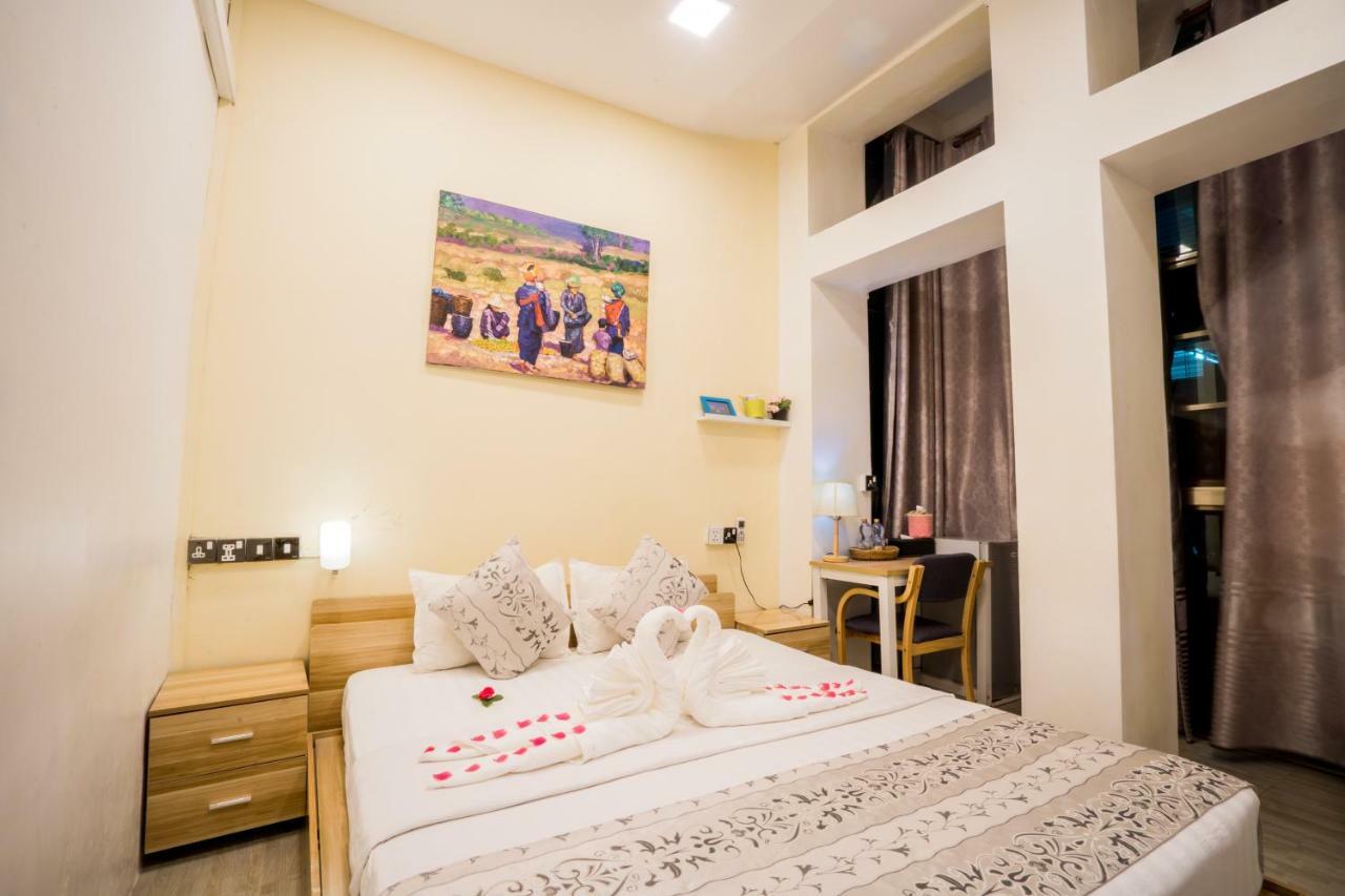 Check In @ Downtown Yangon Hotel Buitenkant foto